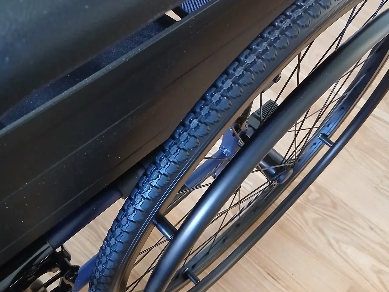 Billede 3 - Kørestol sælges aldrig brugt