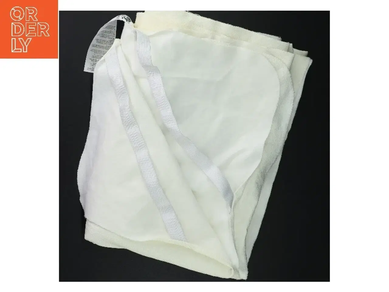 Billede 2 - Hvidt sengetøj fra Basic (str. 190 x. 135 cm)