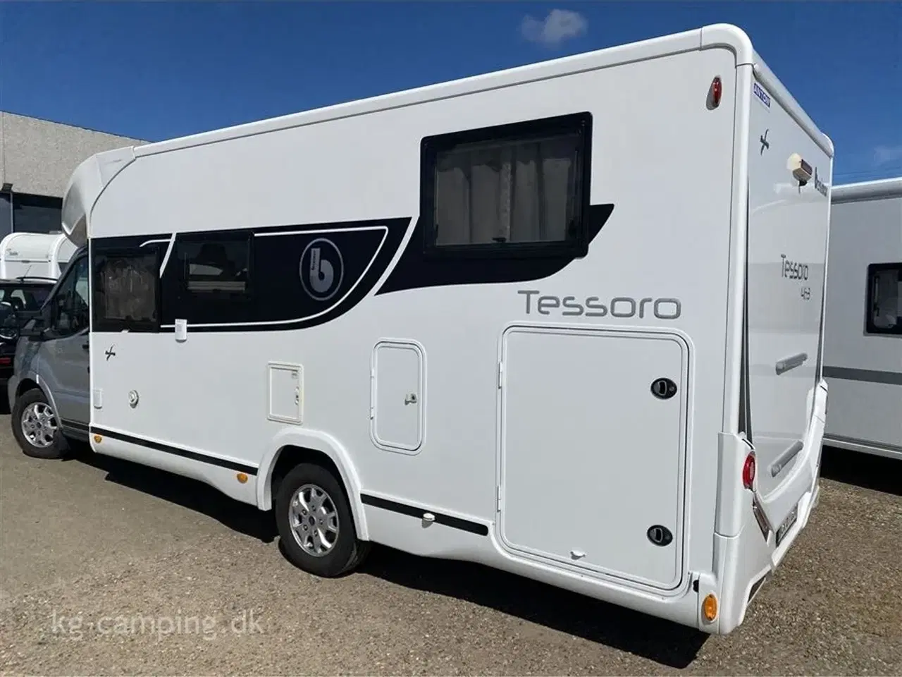 Billede 2 - 2020 - Benimar Tessoro 463   Velholdt autocamper med sænkeseng