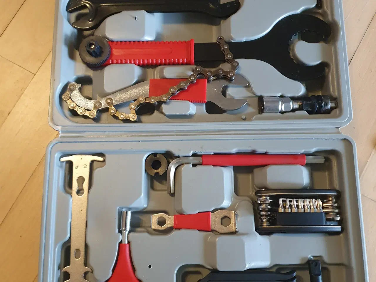 Billede 1 - cykel værktøj sælges 