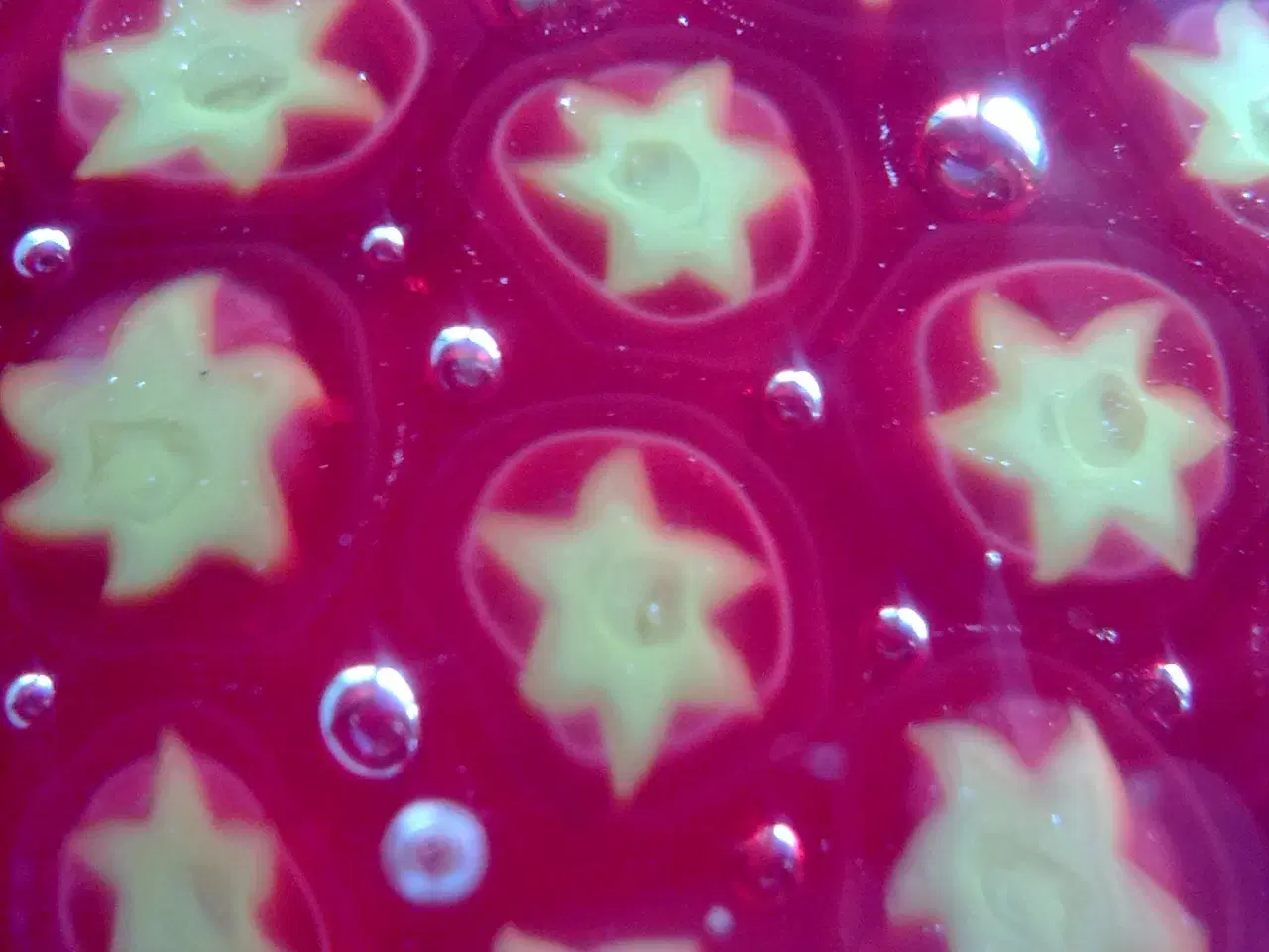 Billede 3 - Brevpresse glaskugle m gule stjerner