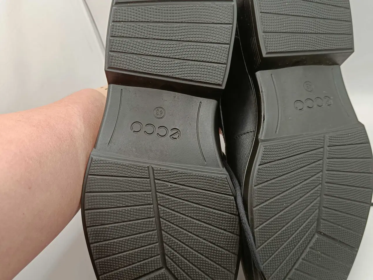 Billede 8 - Ecco sort læder sko 43str 