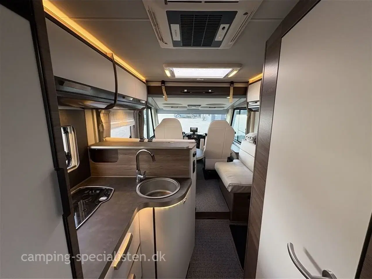 Billede 16 - 2020 - Knaus L!VE I 700 MEG 160 HK   Knaus L!VE I 700 MEG 2020 - kan nu ses hos Camping-Specialisten.dk