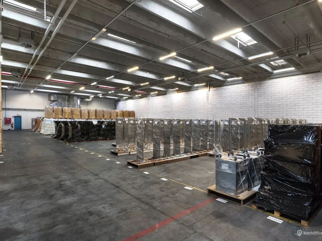 Billede 9 - Velbeliggende lager- og produktionsarealer med kontor på i alt 6.888 m²