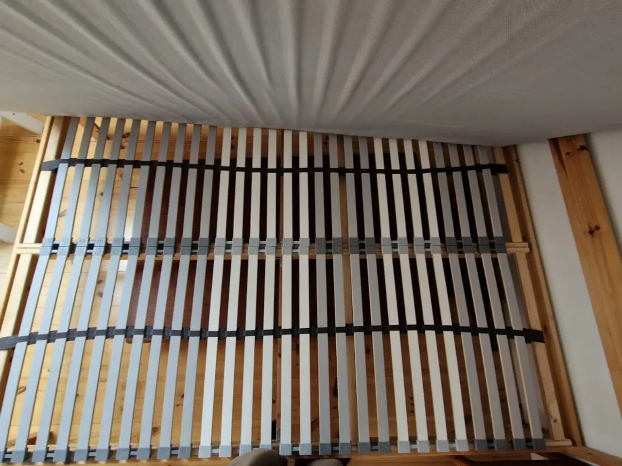 Billede 3 - Ekstra fast skummadras 140 x 195 IKEA