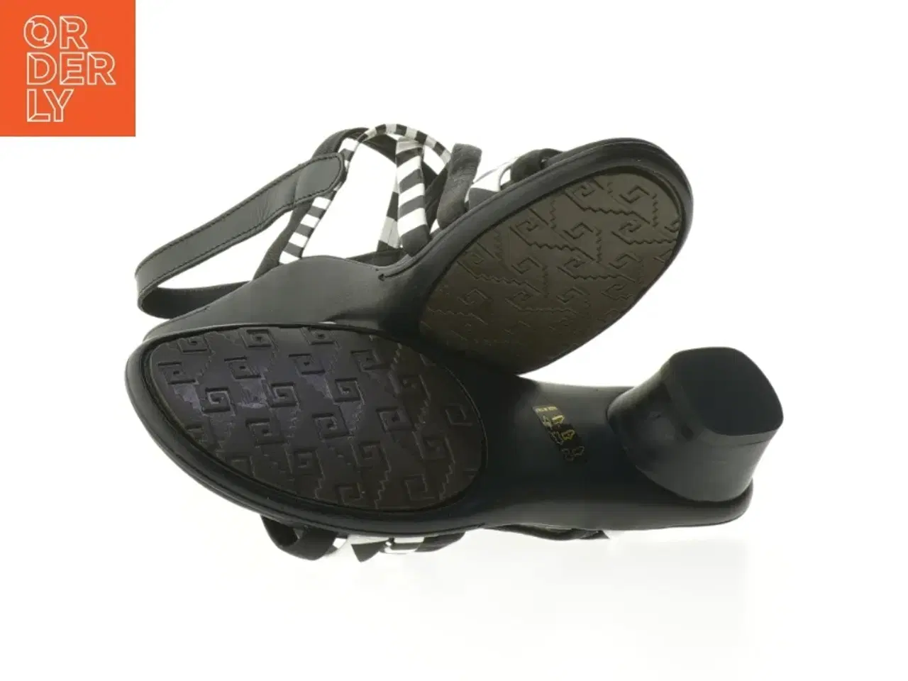 Billede 3 - Ubrugt Sort og hvid damesandaler fra Ariva (str. 39 )