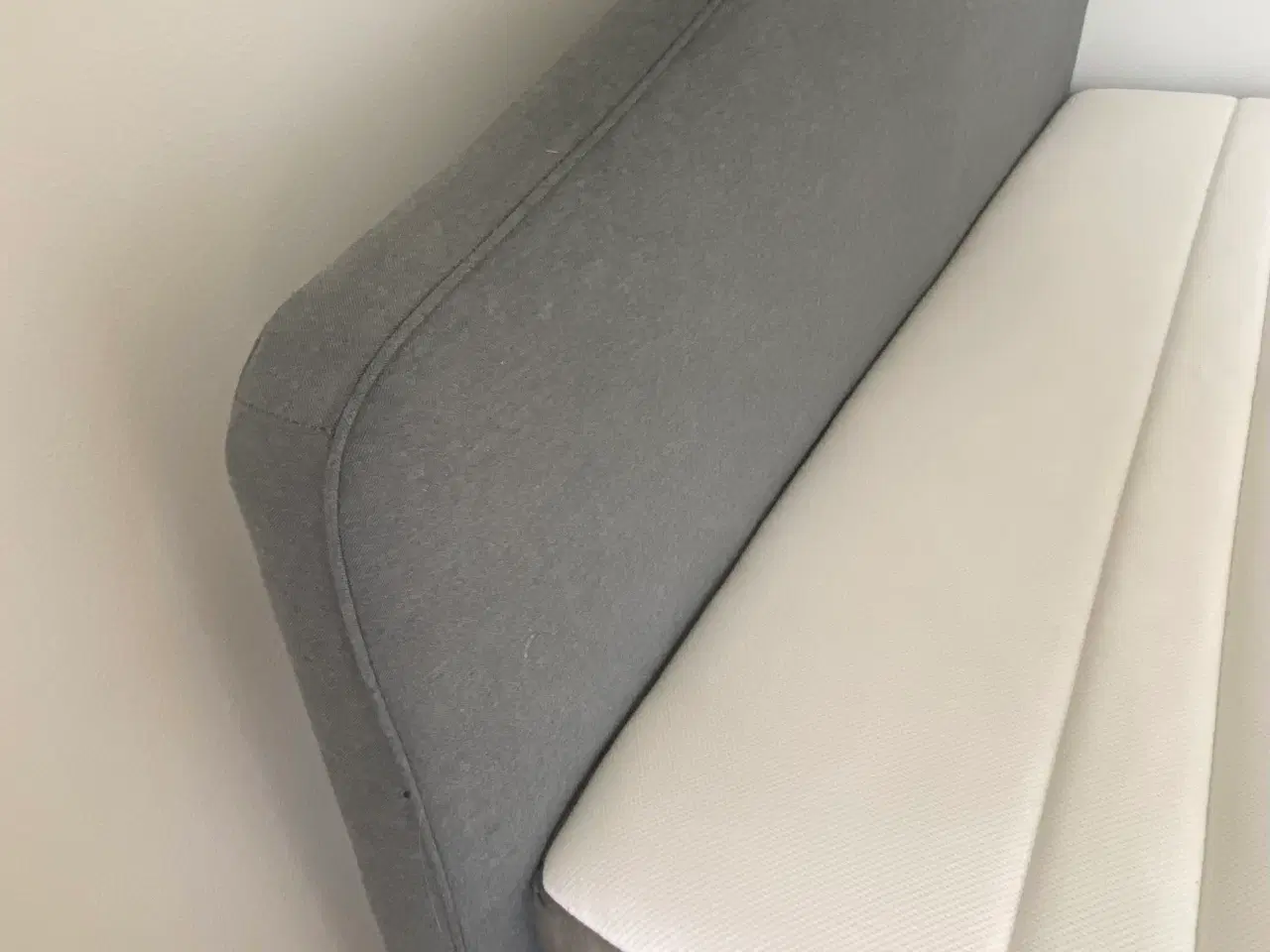 Billede 4 - Flot IKEA seng og madras 140 c 200 cm