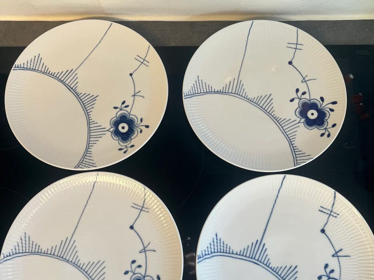 Billede 1 - 4 stk. Royal Copenhagen middags tallerkner