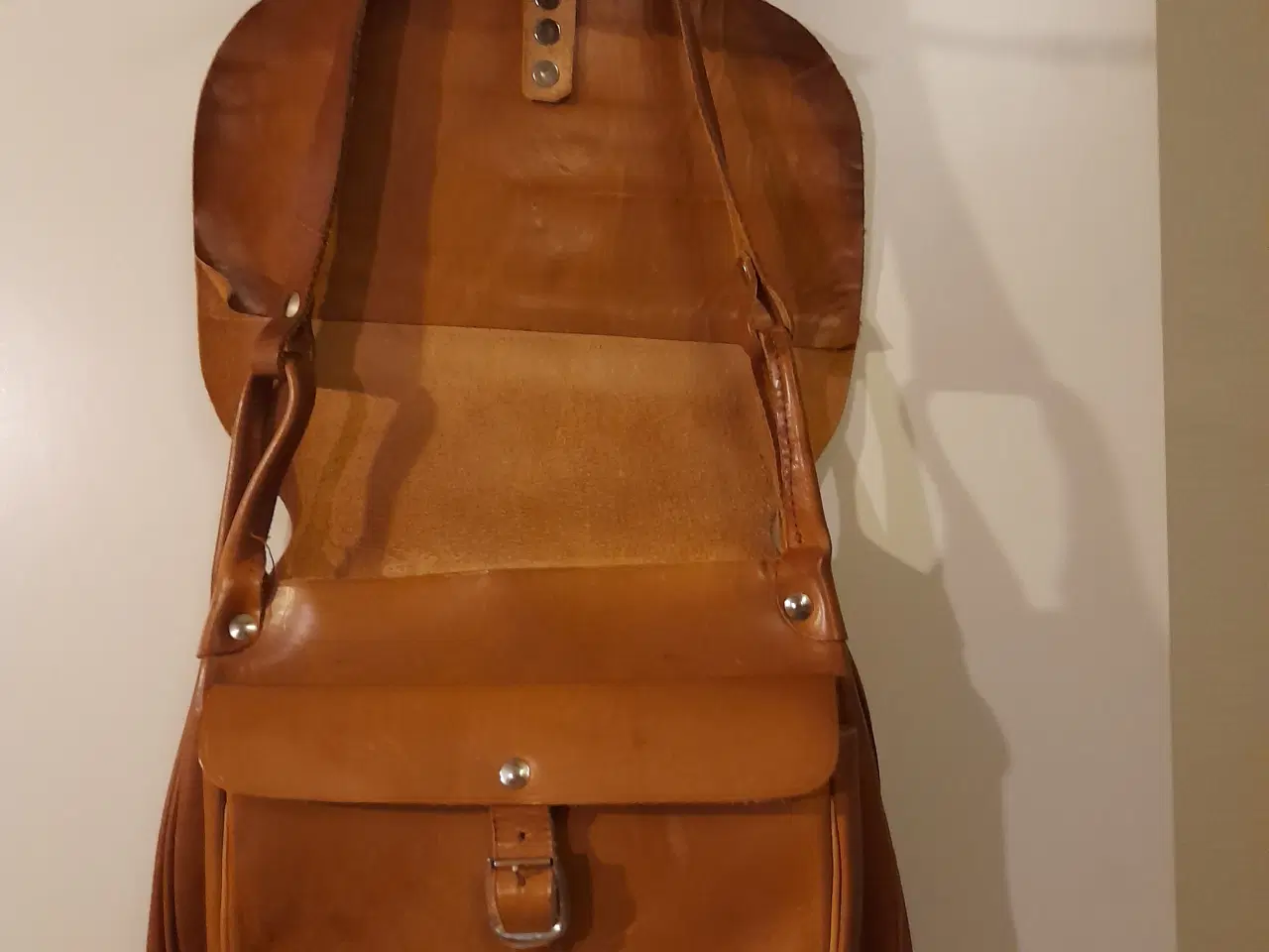Billede 2 - Skuldertaske i kernelæder. 