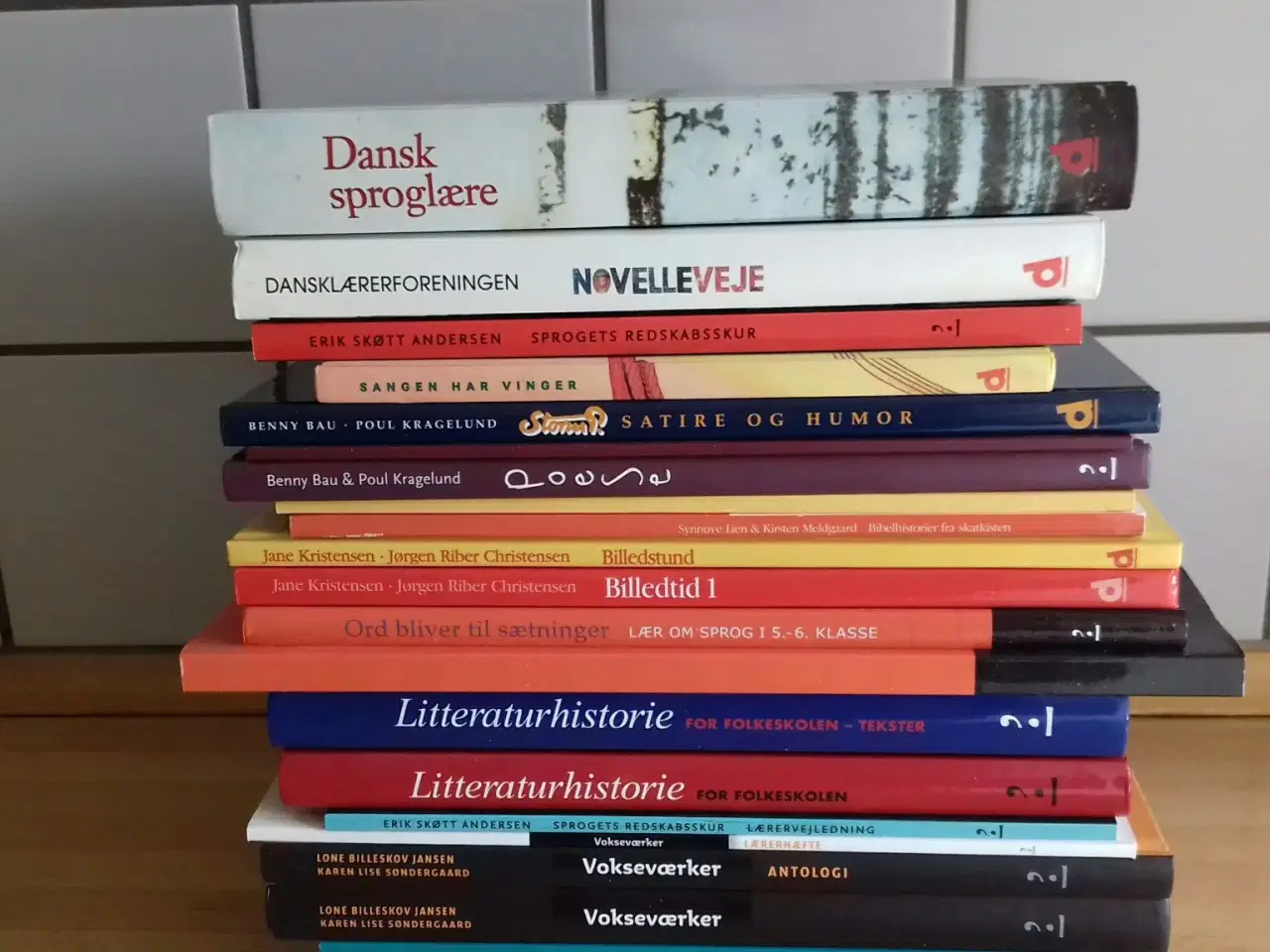 Billede 3 - Dansk bøger.