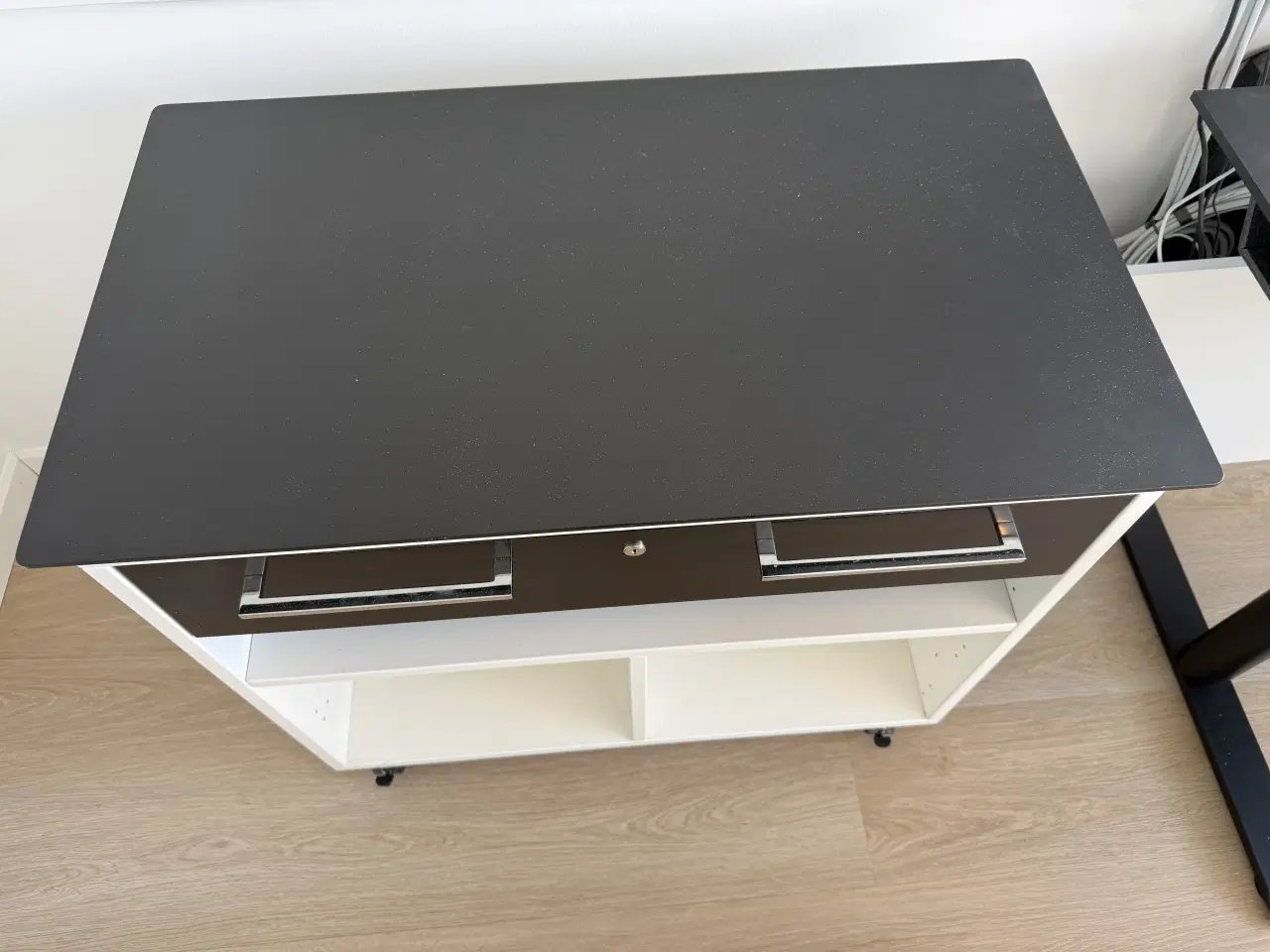 Billede 2 - Kontorreol hvid og sort