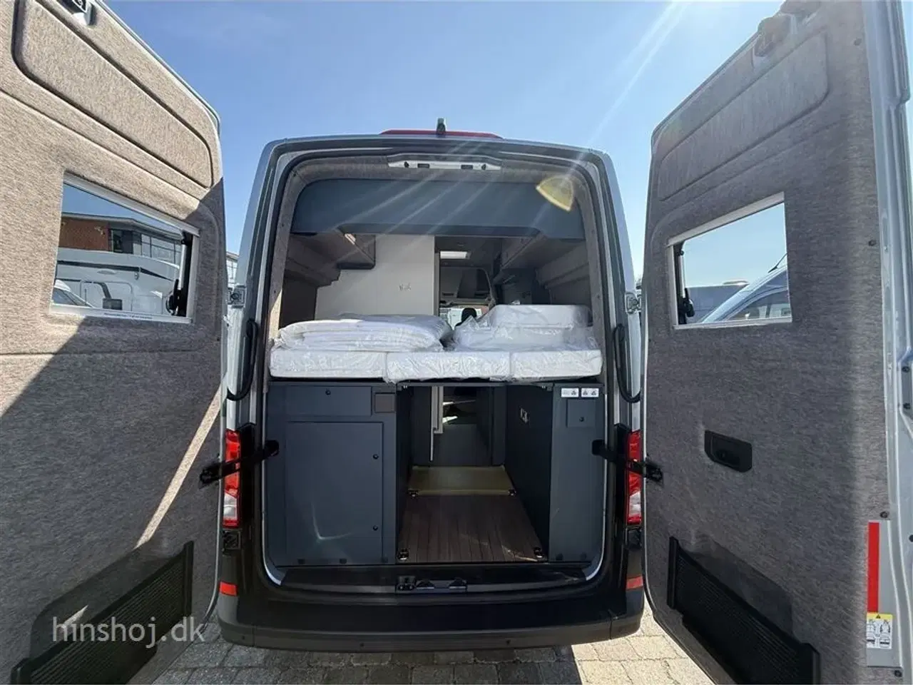 Billede 11 - 2025 - Eriba Car 600 Indium Grey Aut   Den Eksklusive Campervan Fra Eriba Car kan ses hos Hinshøj Caravan