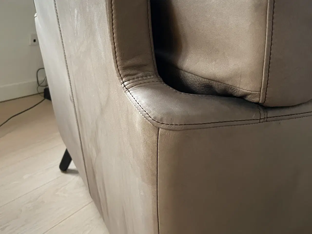 Billede 5 - Lædersofa med chaiselong og lænestol