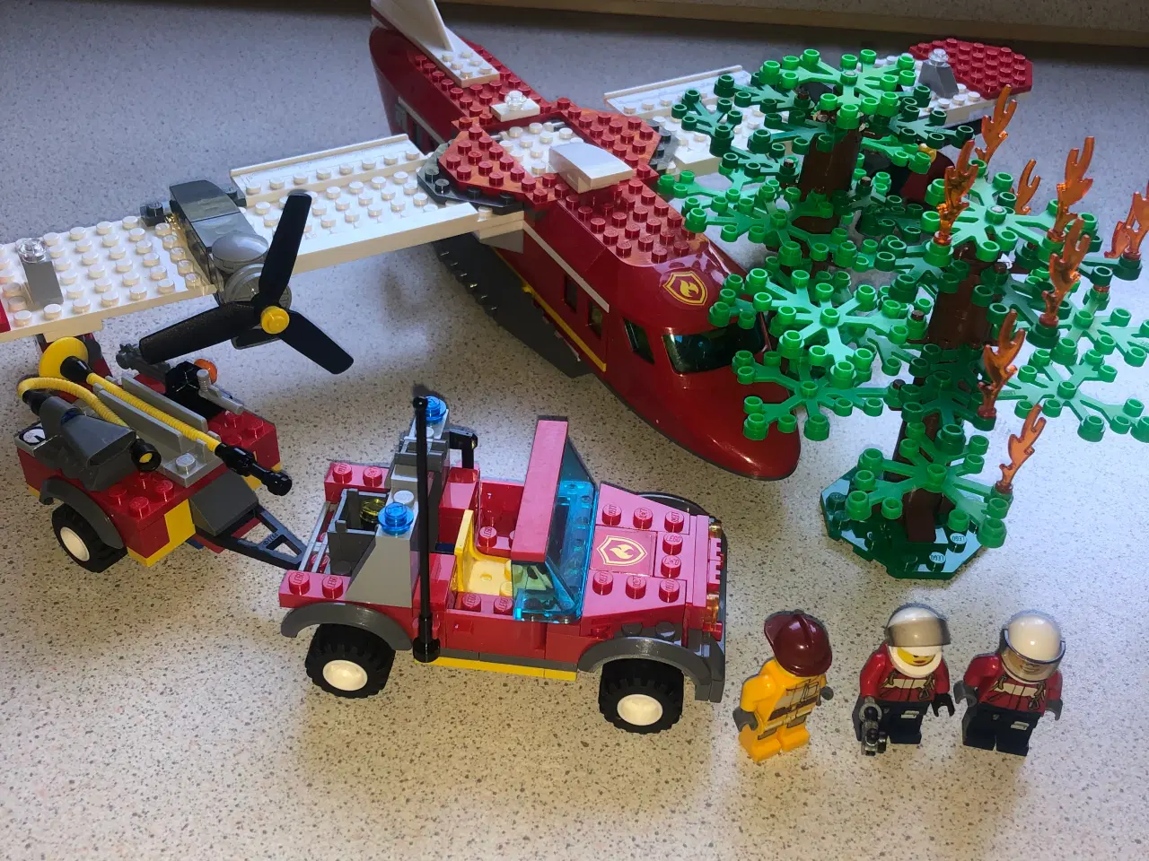 Billede 2 - Lego City Fireplane 4209