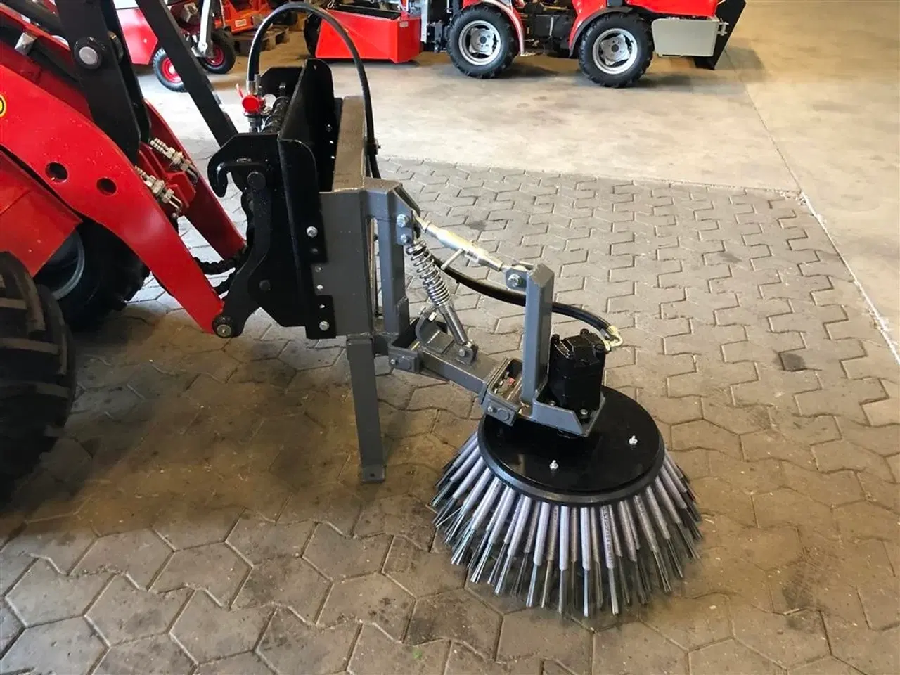 Billede 6 - Universal Ukrudtsbørste TIL ALLE TYPER MINILÆSSER