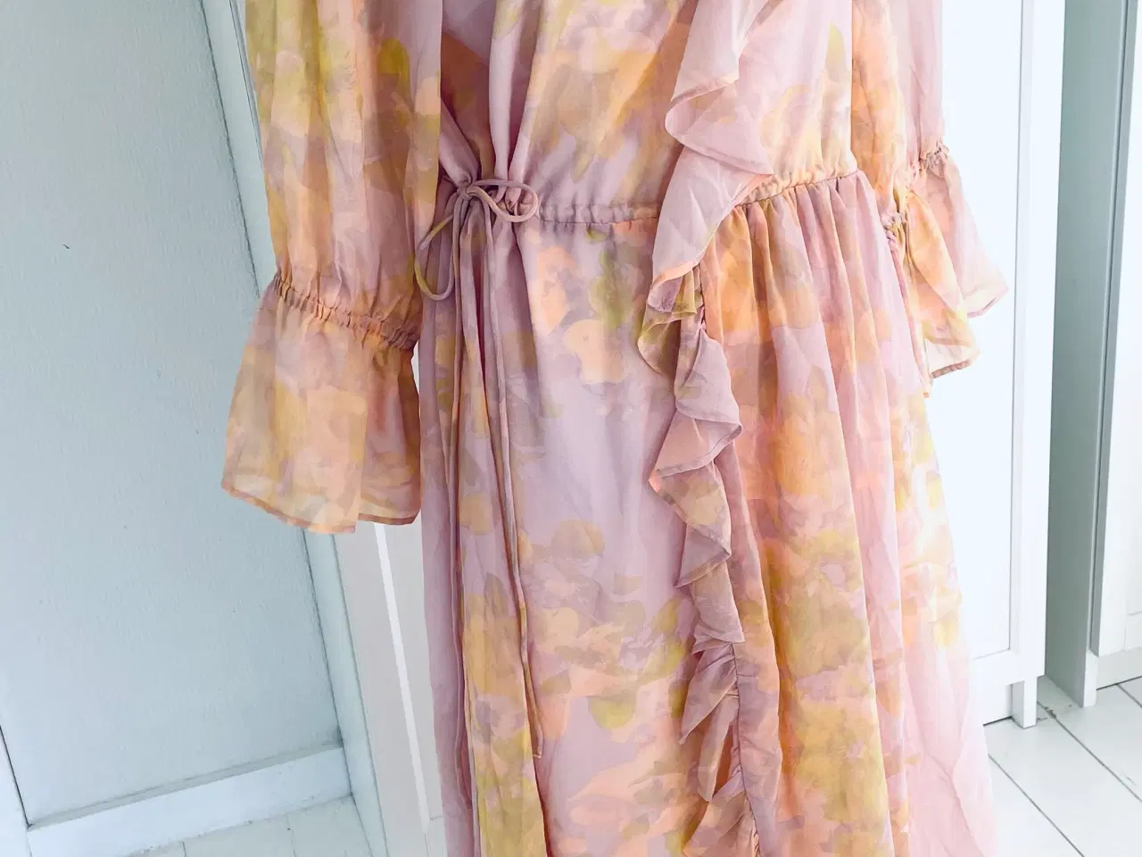 Billede 9 - Smuk kjole i god stand 