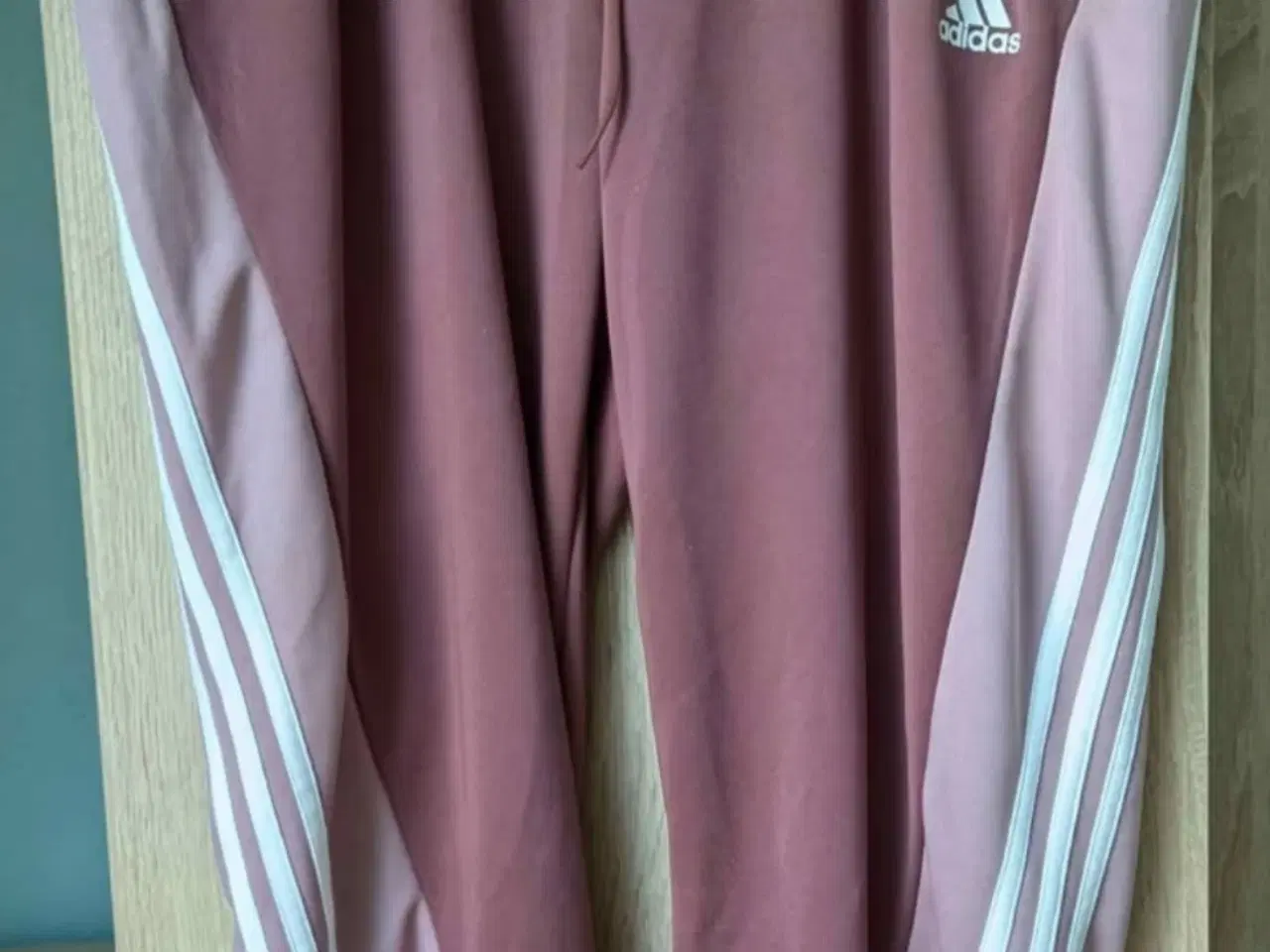 Billede 1 - Adidas originale jakkesæt til kvinde