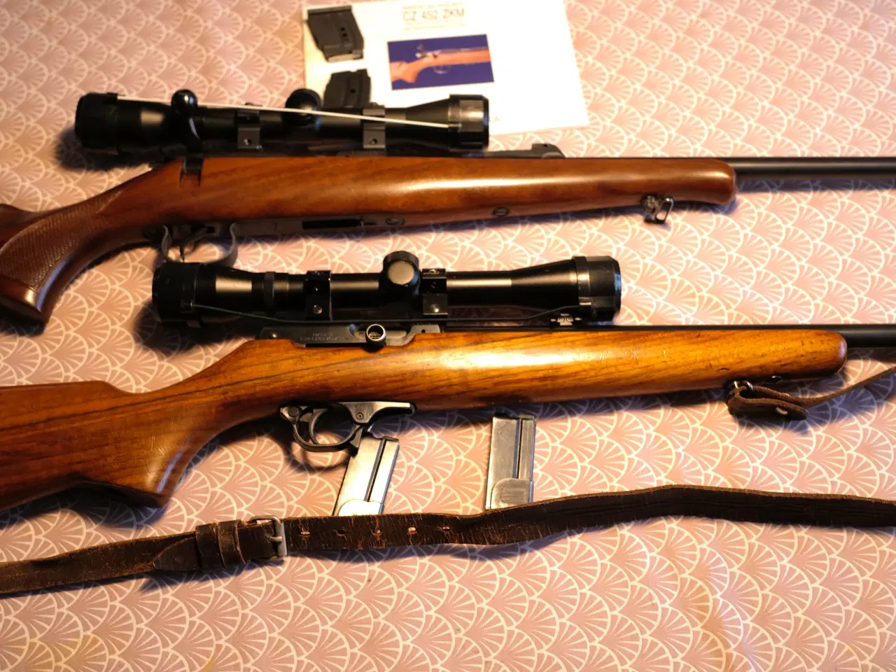 Billede 2 - To Salonrifler sælges samlet eller enkeltvis.