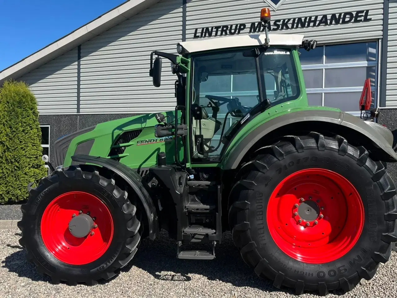 Billede 11 - Fendt 828 Profi model. Meget flot traktor med nye fordæk.