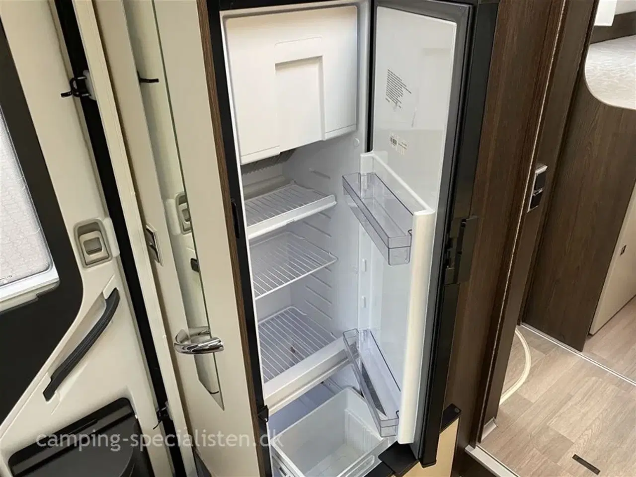 Billede 11 - 2022 - Benimar Tessoro 468 NK   Flot Benimar Tessoro 468 NK model 2022 kan nu Ses Hos Camping-Specialsten .dk i Silkeborg