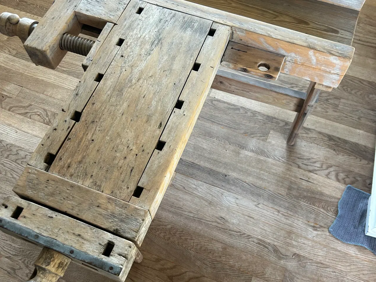 Billede 1 - Træ snedkerbænk / arbejdsbord med skruestik