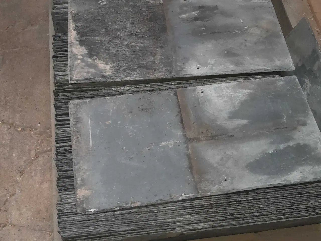 Billede 1 - Naturskifer 12 ". 30-31 cm bredde  og 61 cm lange.