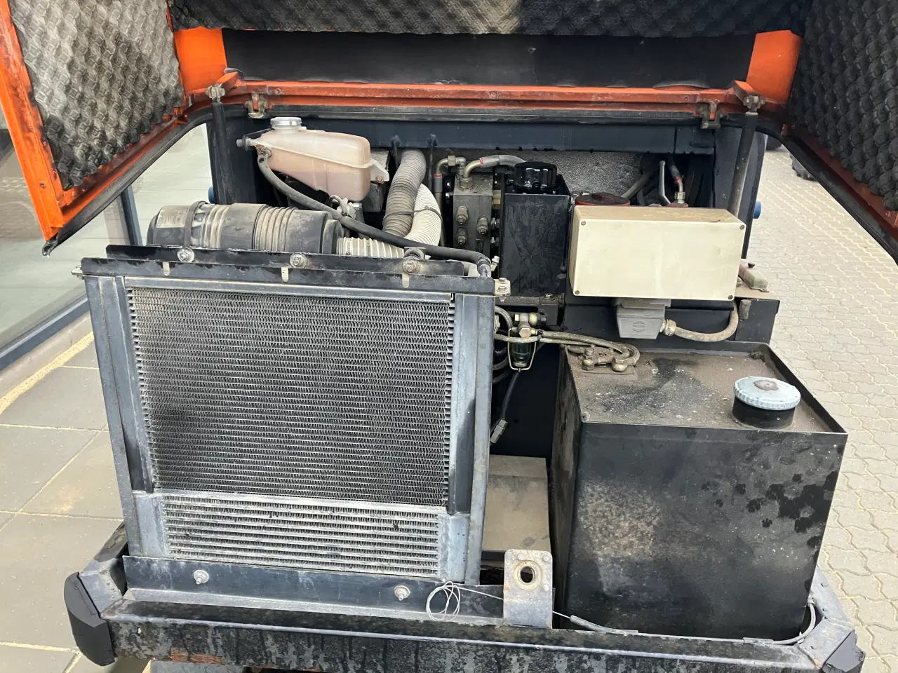 Billede 18 - Optimas H88 Velkørene Fliselægger 3400 timer