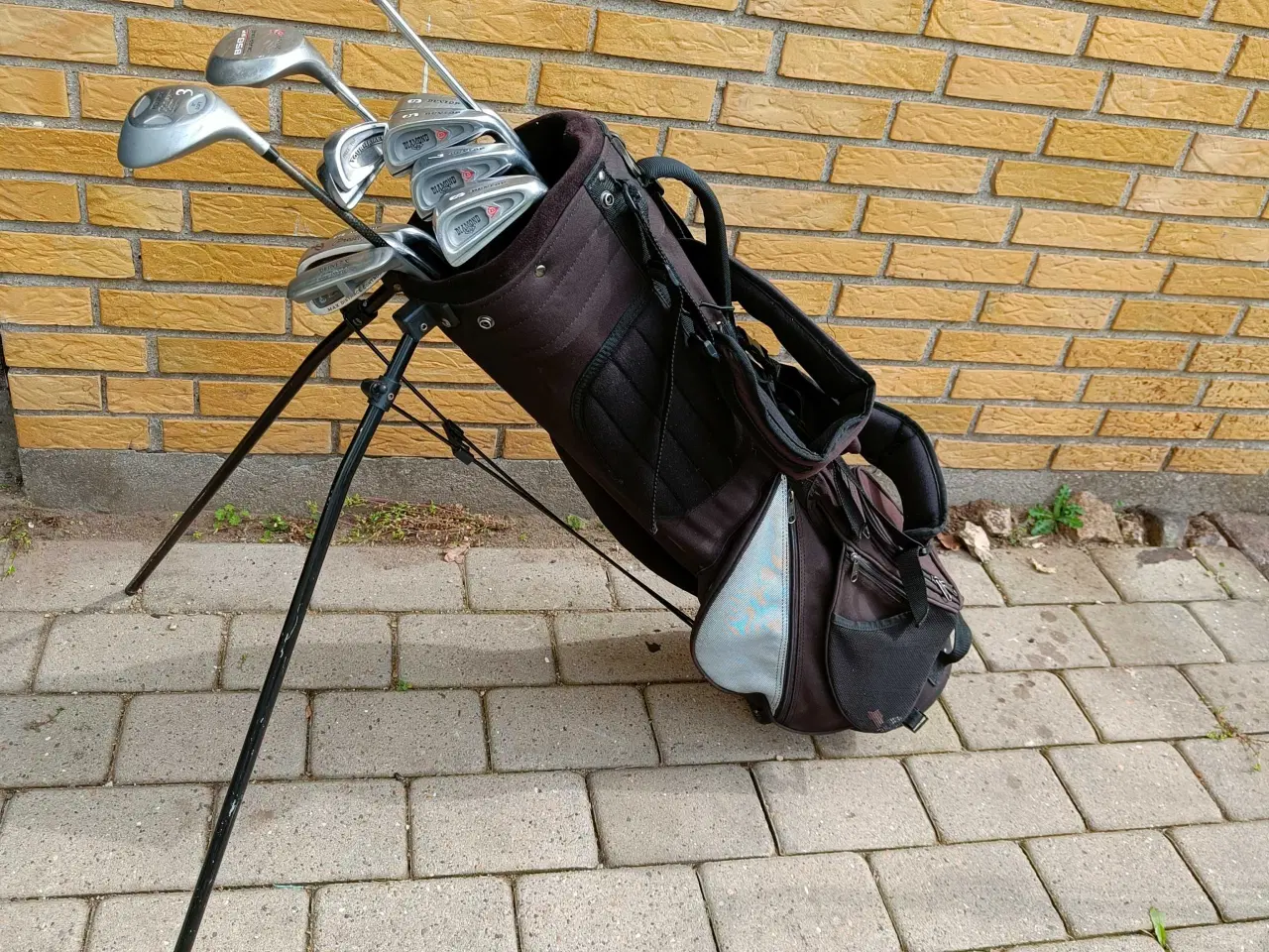 Billede 3 - Dunlop golfkøller sæt med standbag og stålskafter.