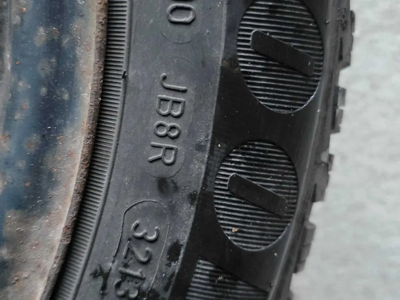 Billede 5 - Vinterdæk på stålfælge 15"