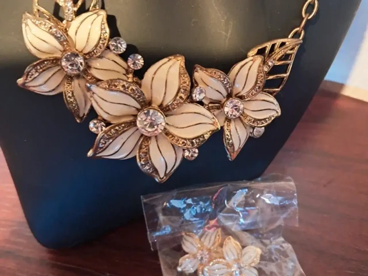 Billede 2 - Smykkesæt