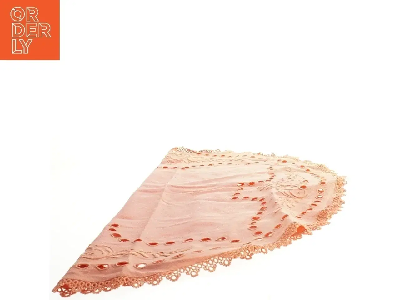 Billede 2 - Hæklet dug i ferskenfarve (str. 64 cm)