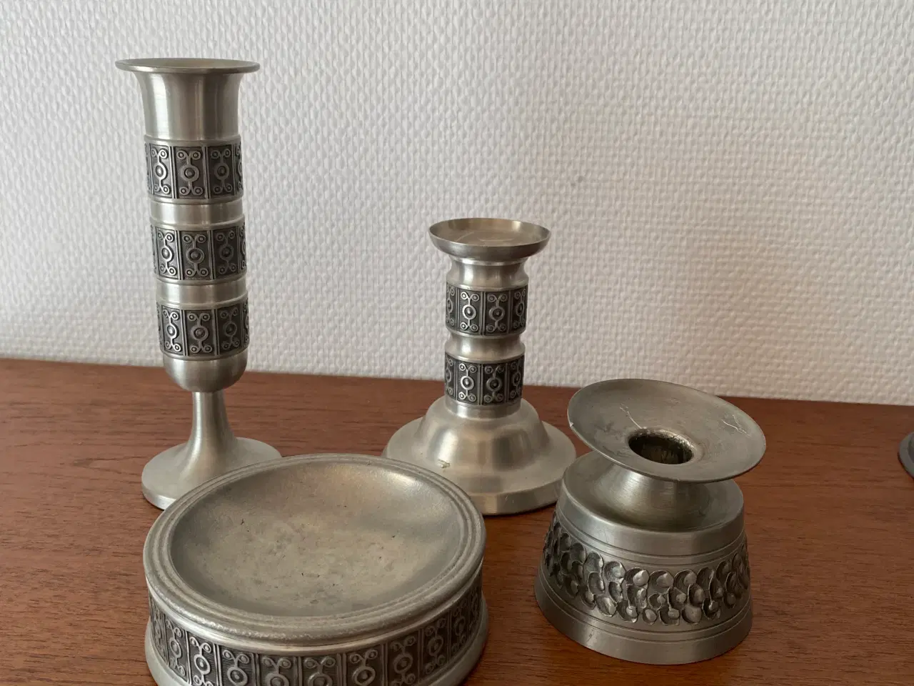Billede 1 - Vase, lysestage og askebæger i tin