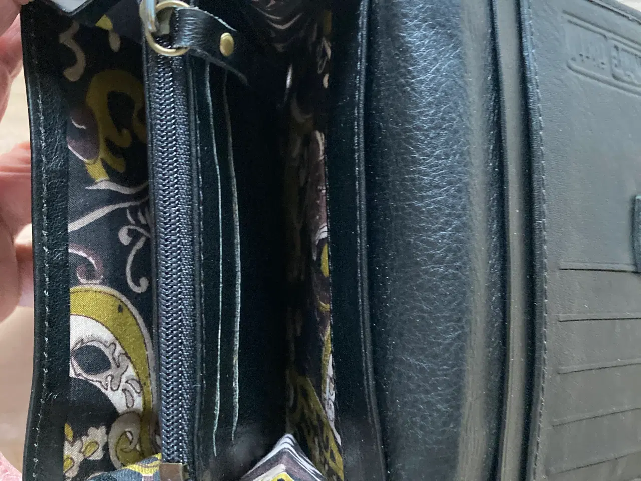 Billede 5 - Flot lille damepung i sort skind