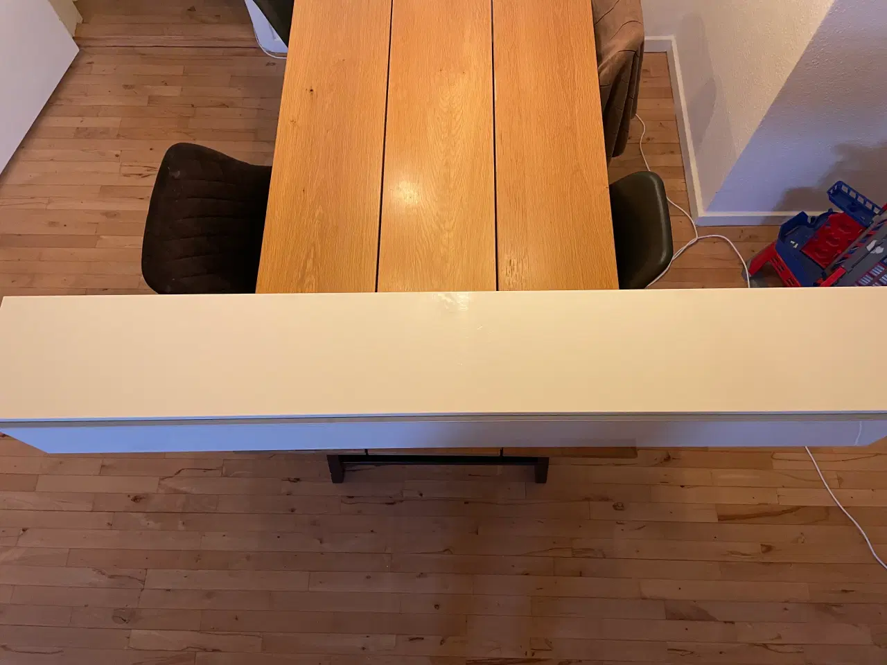 Billede 4 - Besta burs væg skab
