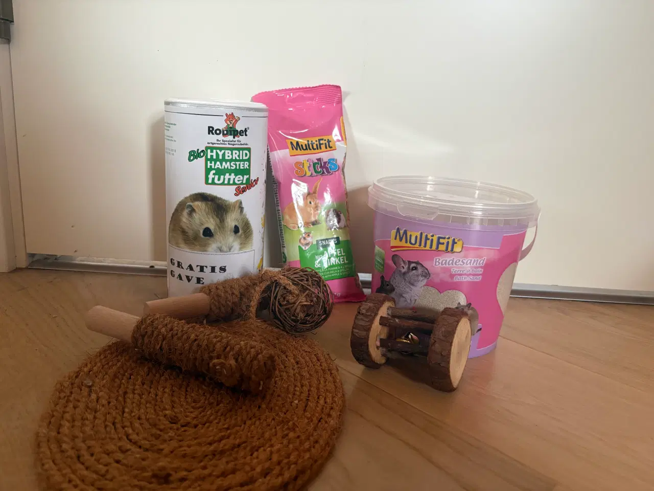 Billede 3 - Gnaverbur, samt tilbehør