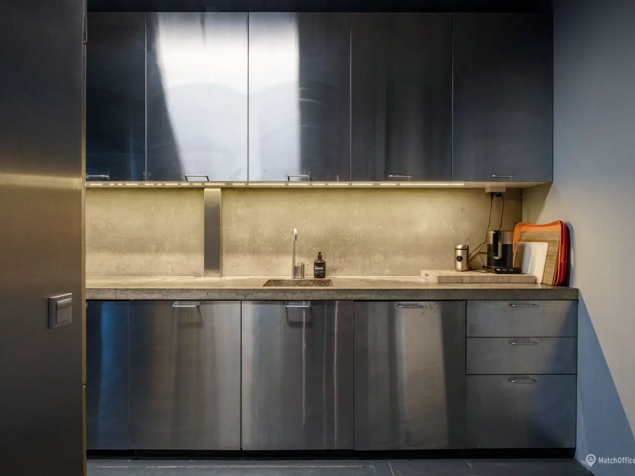 Billede 7 - Unikt og anderledes showroom/småproduktion udlejes i kreativt miljø med fantastisk lys og kig til vandet.