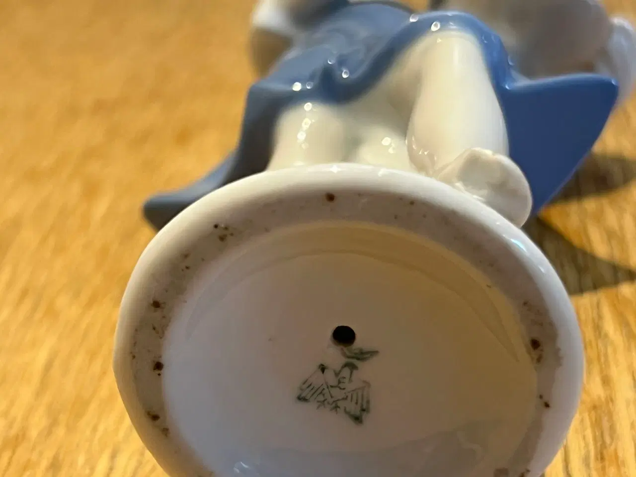 Billede 5 - Porcelænsfigur pige med blomster