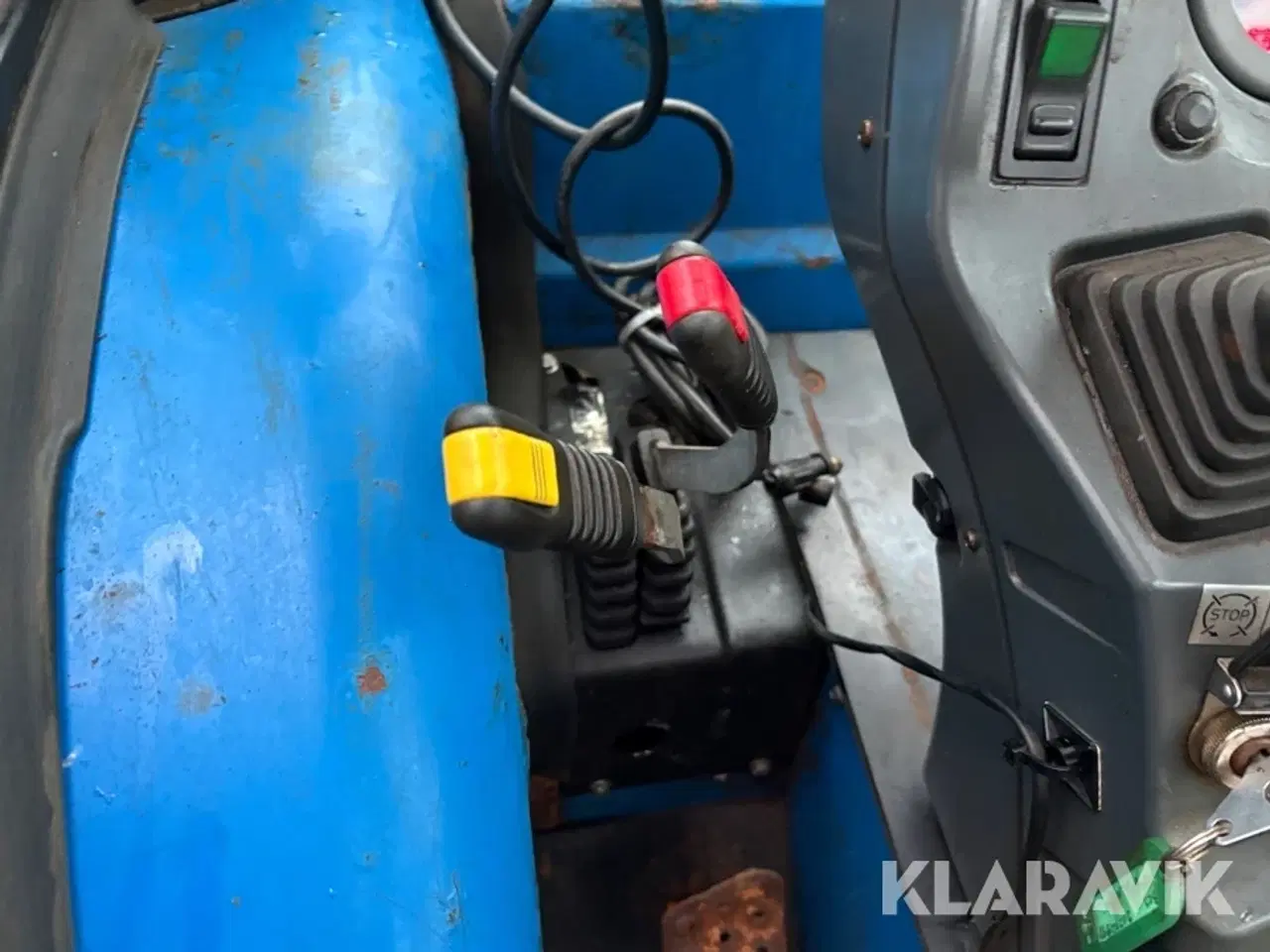 Billede 9 - Knækstyret kompakttraktor BCS 650 med sneplov og saltspreder