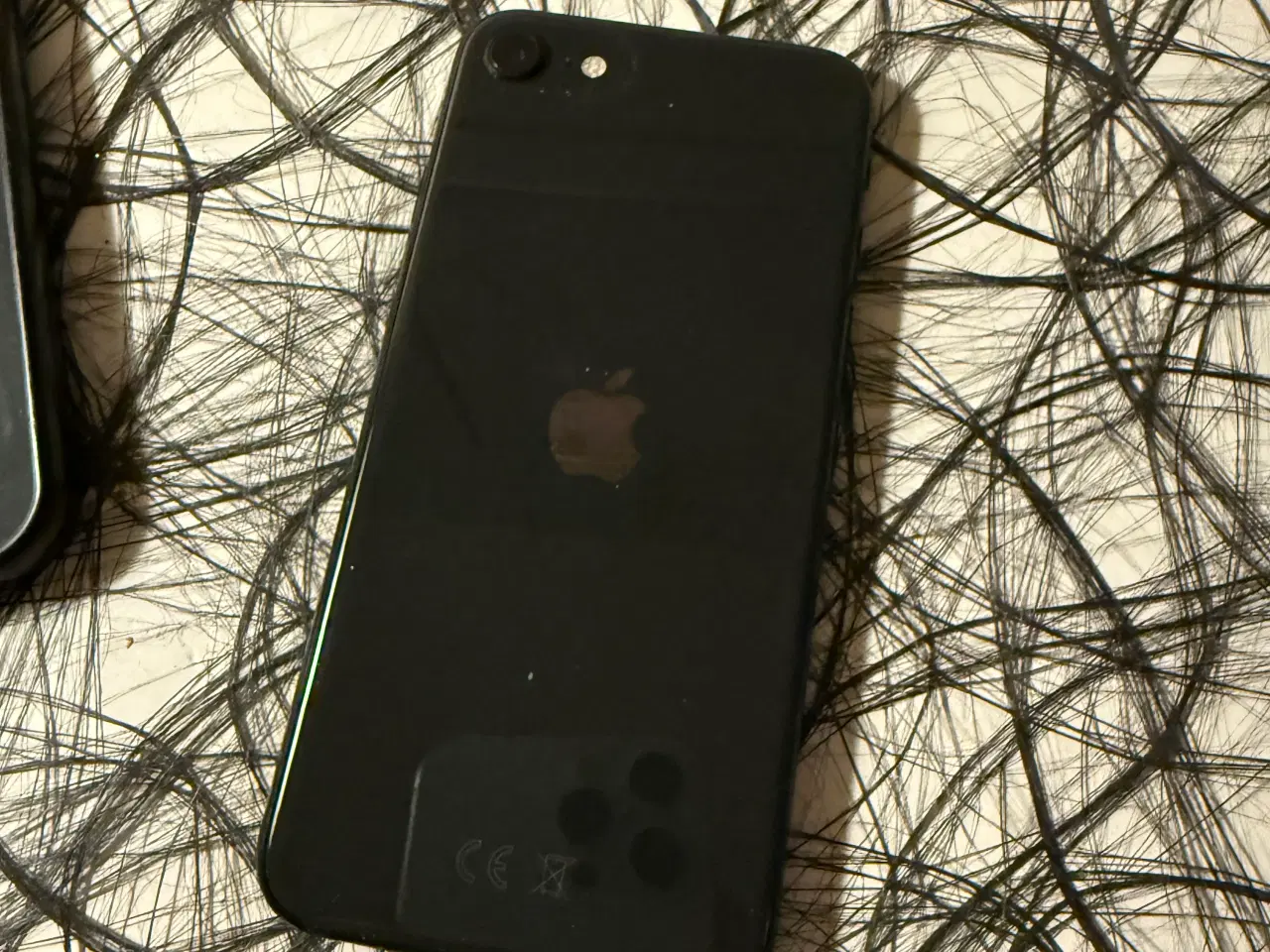 Billede 3 - iPhone SE sort 64 gb