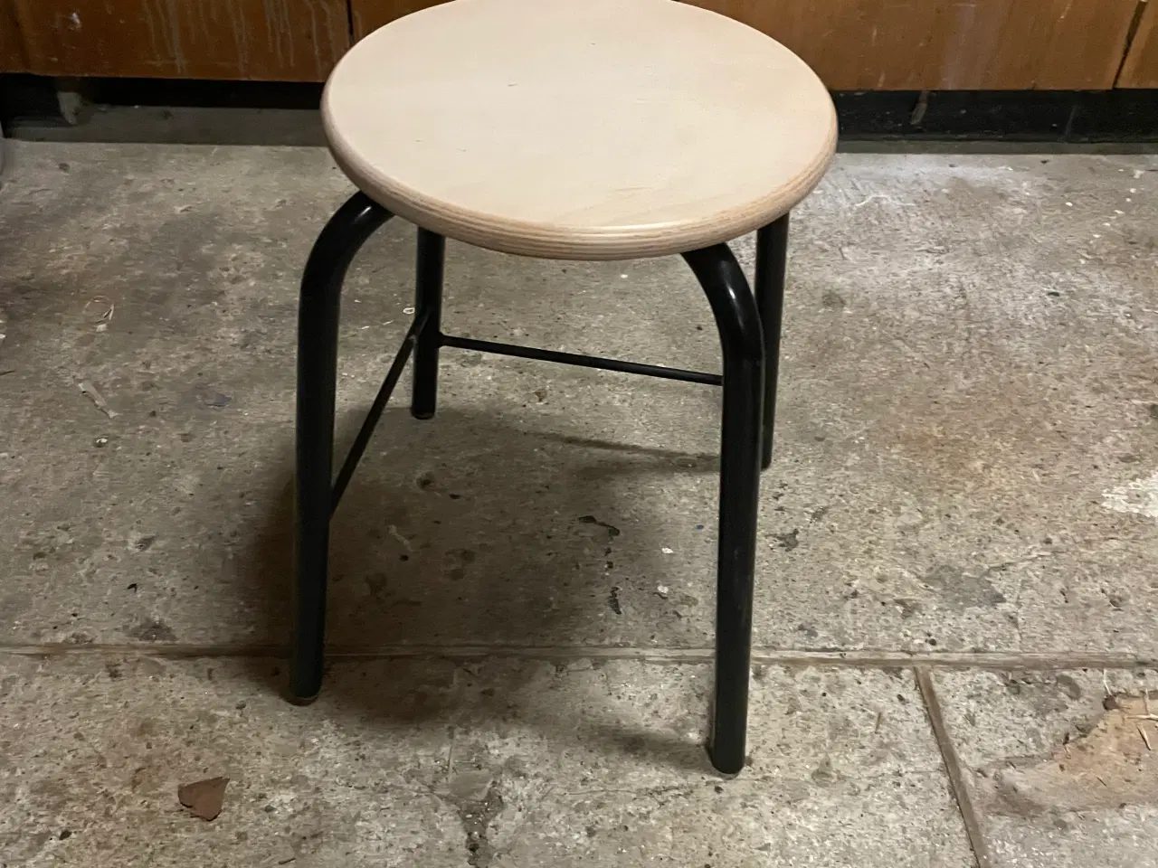 Billede 1 - 7 stk solide Taburet