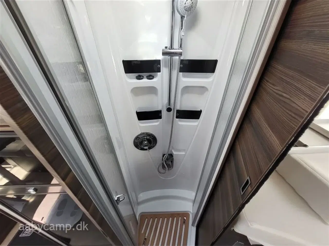 Billede 13 - 0 - Laika Ecovip 4109 DS   Automatgear. 160HK.Face to face siddegruppe. lædersæder.