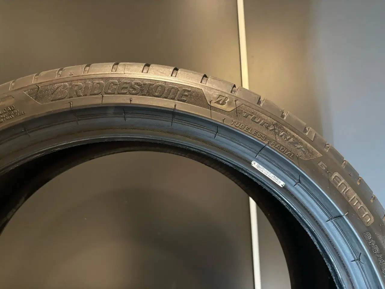 Billede 3 - Sommerdæk, Bridgestone, 215 / 45 / R20