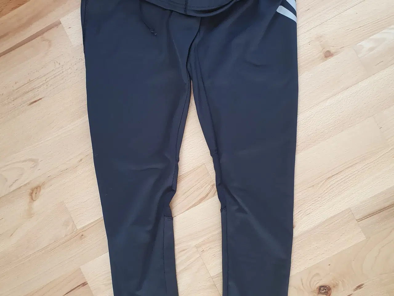 Billede 3 - Dame sportstøj str. L, XL