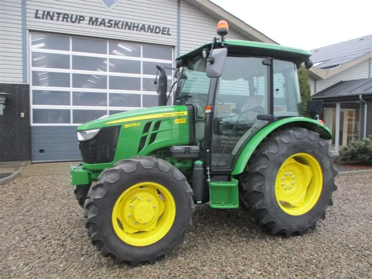 Billede 18 - John Deere 5075E  med koblings frit vendergear ved rattet og 40kmt gearkasse