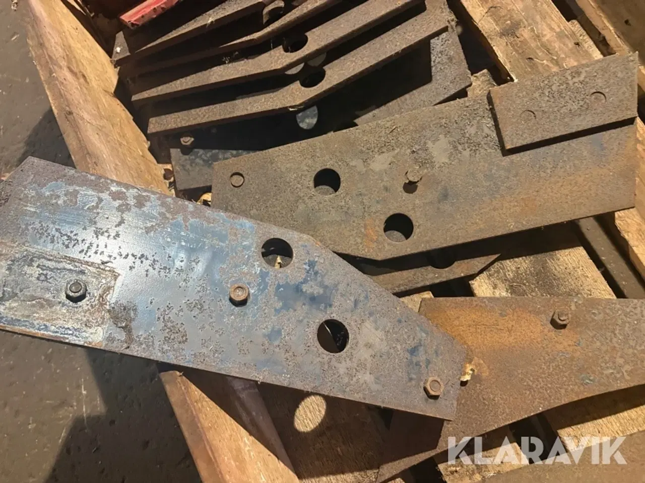 Billede 12 - Sliddele - passer skjold og Kongskilde