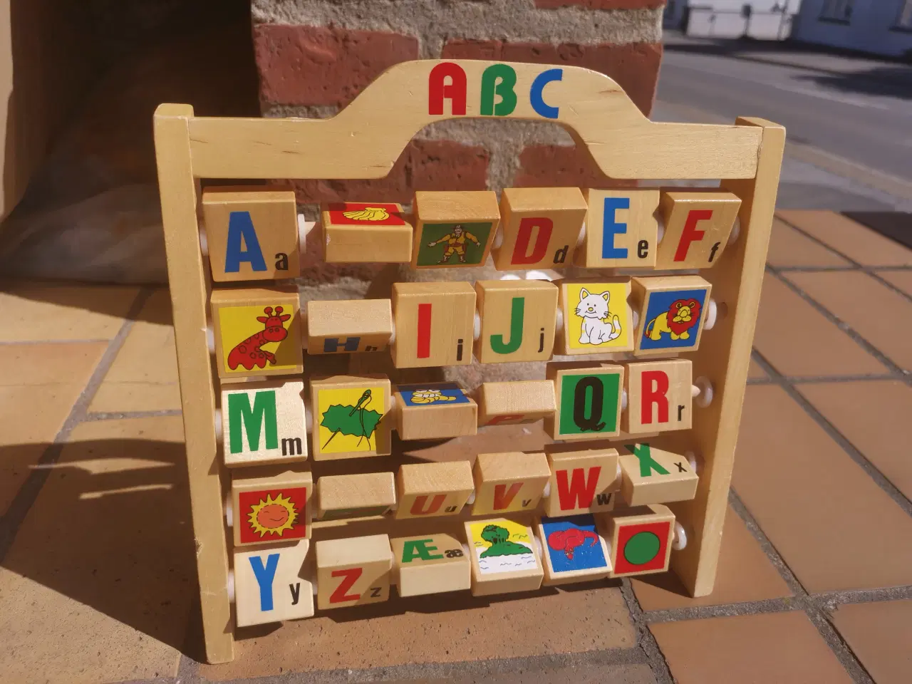 Billede 1 - Børne alfabet tavle A B C i træ