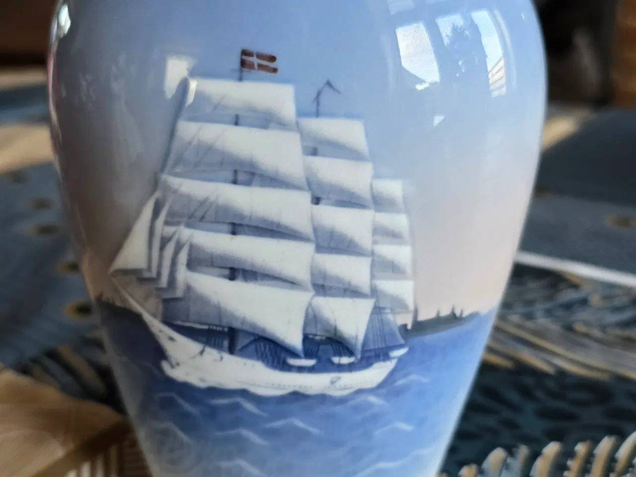 Billede 1 - Bing og Grøndahl vase med skoleskib