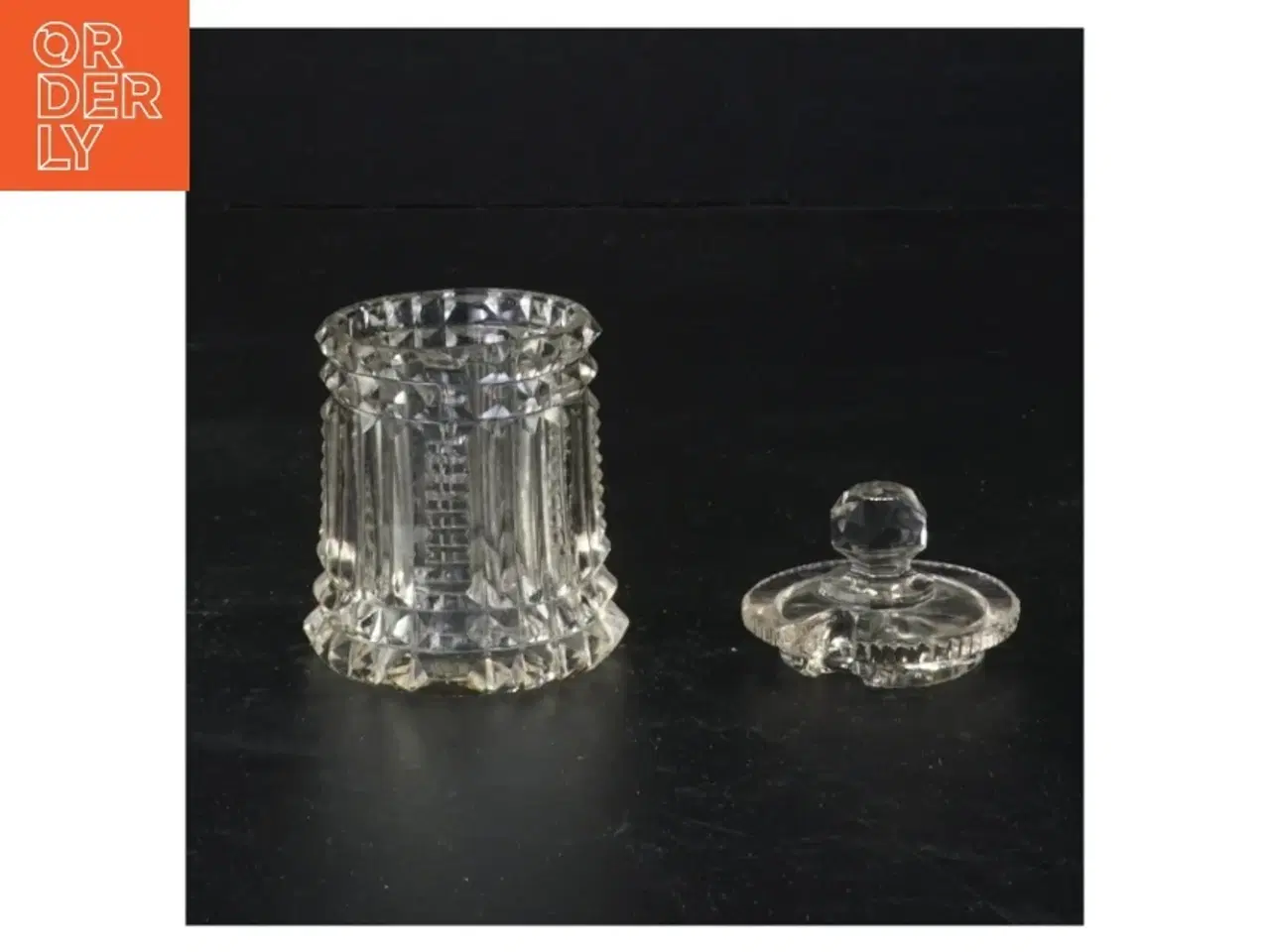 Billede 2 - Krystalglas med låg evt til sennep chilliesovs eller endet (str. 8 x 5 cm)