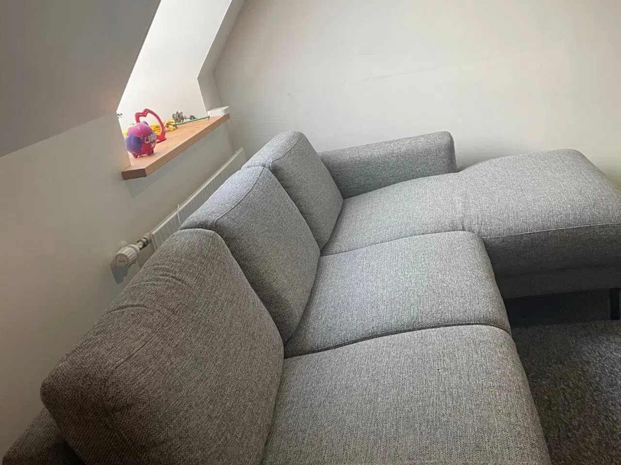 Billede 5 - 3 personers sofa, og en sofaskammel