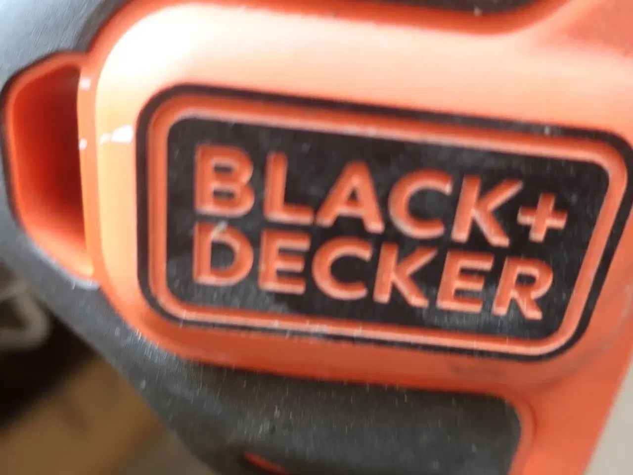 Billede 3 - 3 stk. havemaskiner BLACK & DECKER, pumpe og værktøjskasse